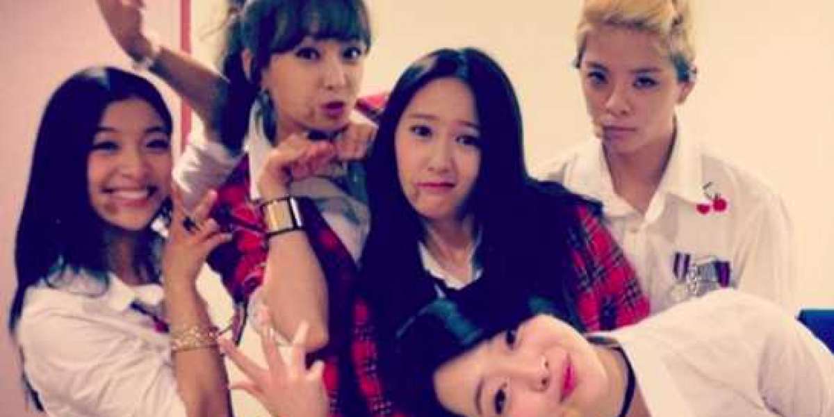 f(x) Members Celebrate 12th Debut Anniversary With Heartwarming Photos