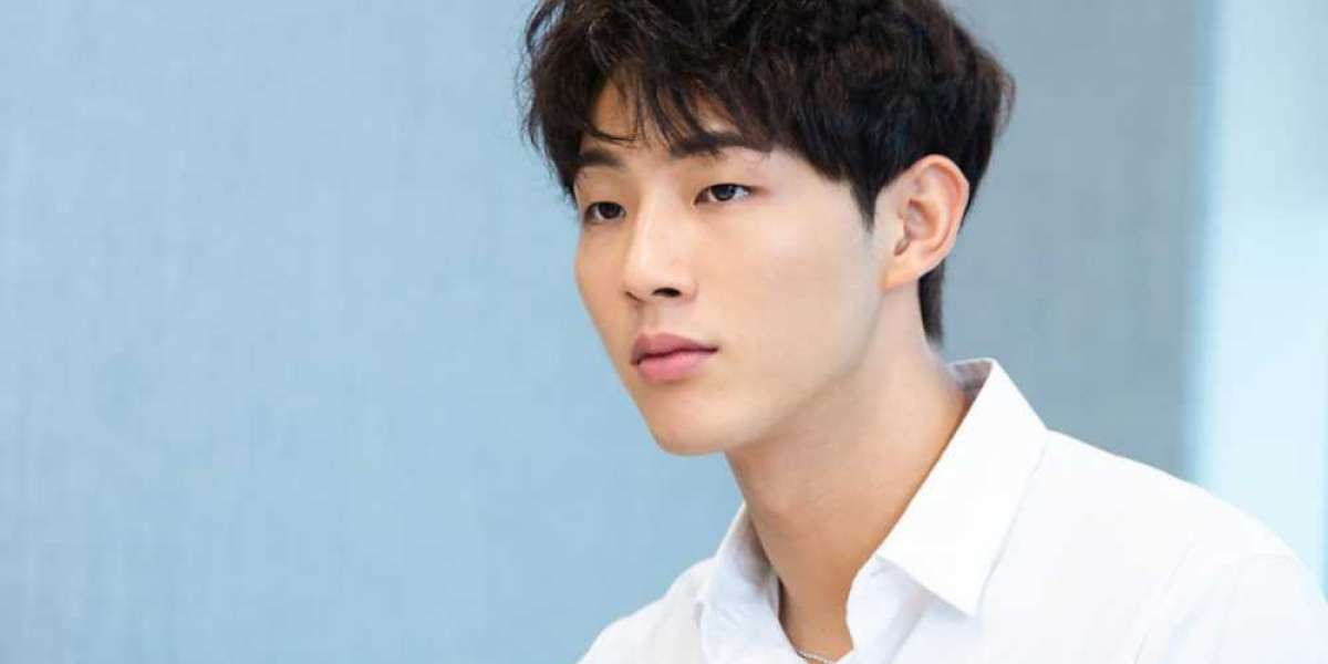 MBC's Investigative Show Interviews Actor Jisoo's Former Classmates