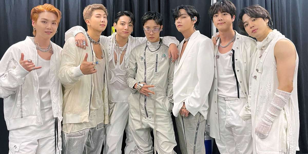 BTS Successfully Concludes Days 1 and 2 of First Offline Concert Since 2019 + Meets Anderson .Paak Backstage