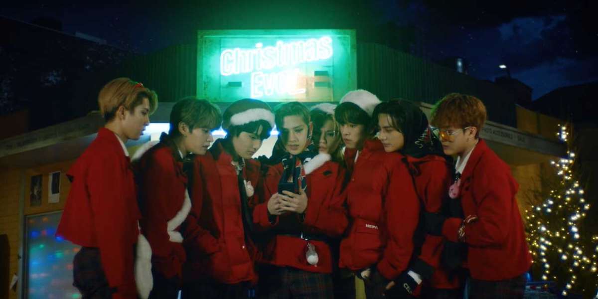 Stray Kids Turns Into Chaotic Santa Accomplices in “Christmas EveL” Music Video