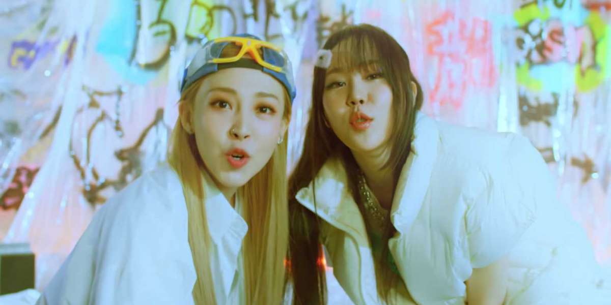 WATCH: MAMAMOO’s Moonbyul Drops Fun-Filled Live Clip For “G999” With Mirani