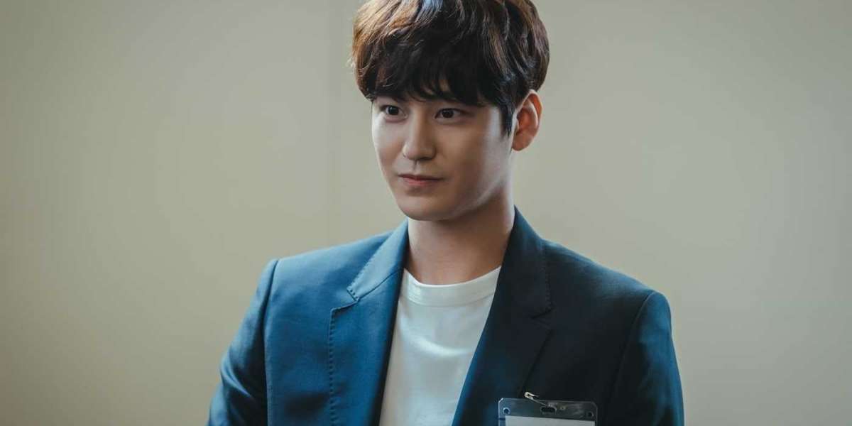 tvN reveals the first stills of Kim Bum for the new drama series, “Ghost Doctor”