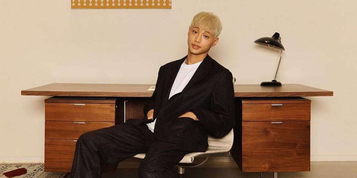 Former YG Trainee Jung Jinhyeong Successfully Wraps Up Paris Concert