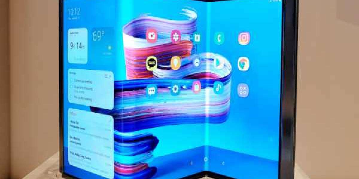 Samsung Works on Asymmetrical Foldable Display for Flip Smartphones
