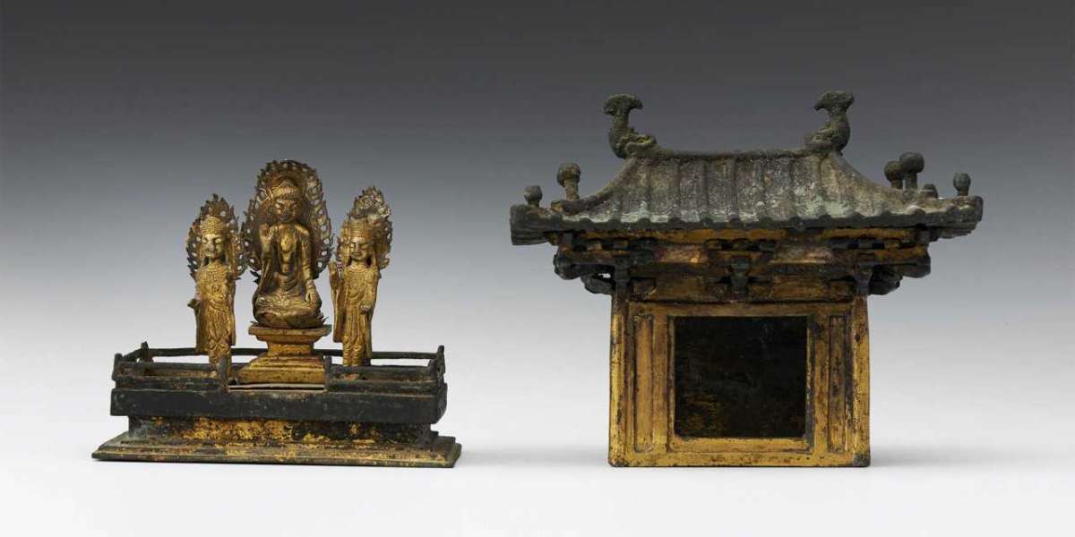 Two Korean National Treasures Left Unsold at Auction