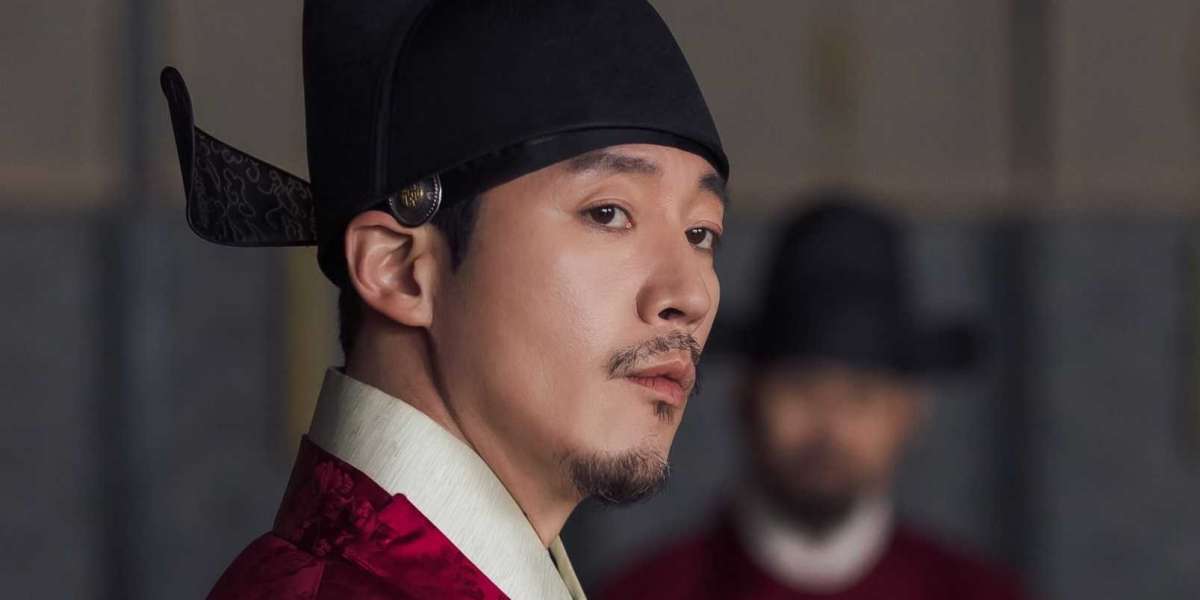 KBS New Drama 'Red Heart' Unveils New Stills Featuring Jang Hyuk