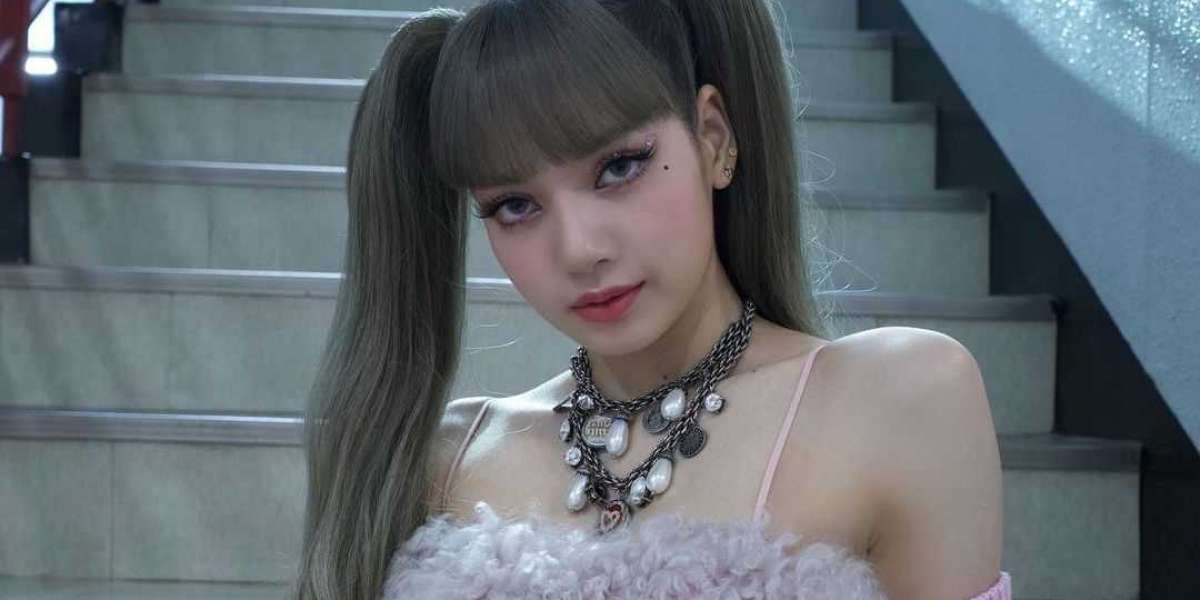 BLACKPINK's Lisa Breaks New Record With 'Money' on Spotify