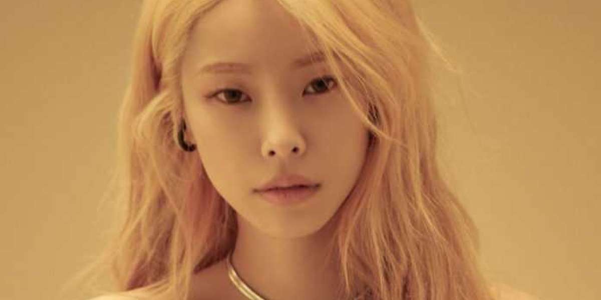 Heize Drops Teaser Photos For Upcoming Single 'I Need Mom'