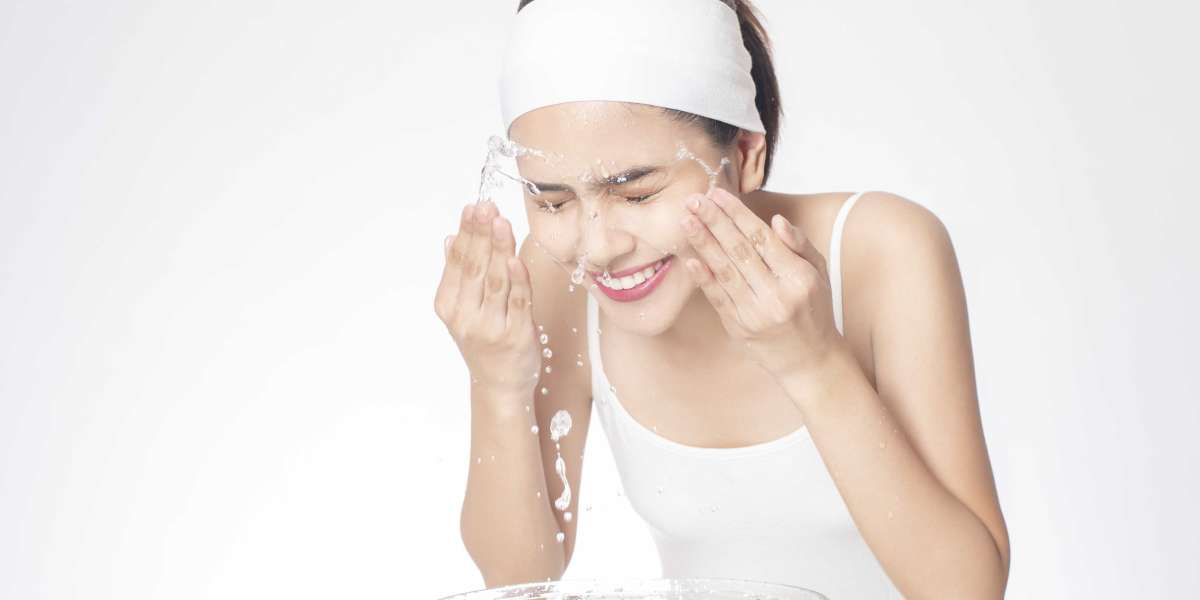 Hyaluronic acid's incredible advantages for skin